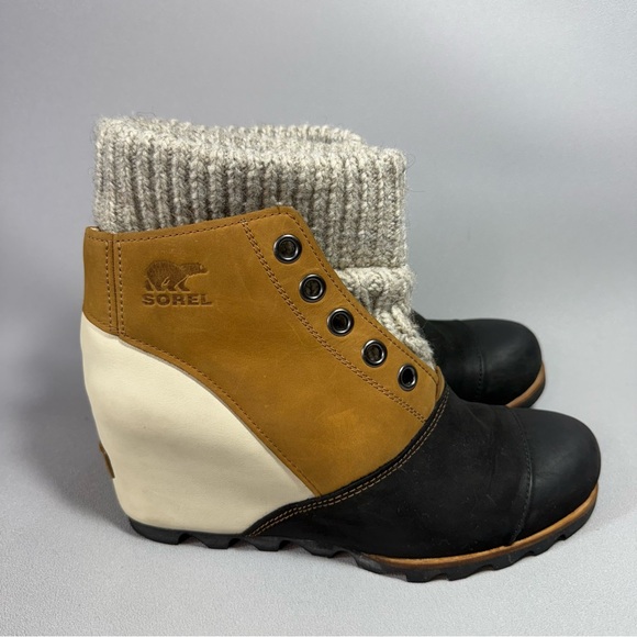 Sorel Joanie Tan Cream and Black Leather Gray Sweater Wedge Booties - Picture 1 of 13